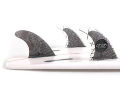 FCS II HAYDEN SHAPES PC CARBON LARGE TRI (FHSL-CC01-LG-TS-R) -Dakine Shop FCS II HS PC CARBON LARGE TRI S 2 35843.1630602481